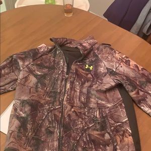 Under armor real tree sent control